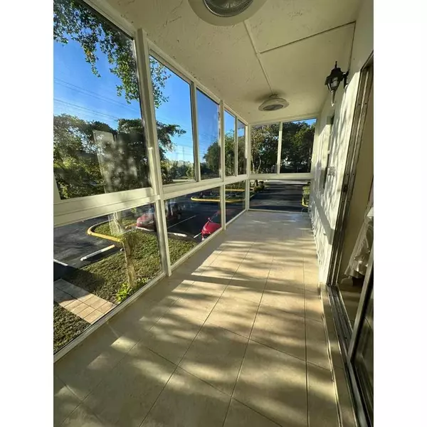 Tamarac, FL 33319,5190 E Sabal Palm Blvd #201