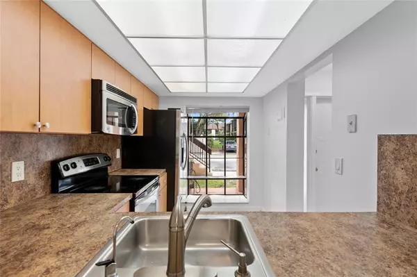 Deerfield Beach, FL 33442,2355 SW 15th St #75