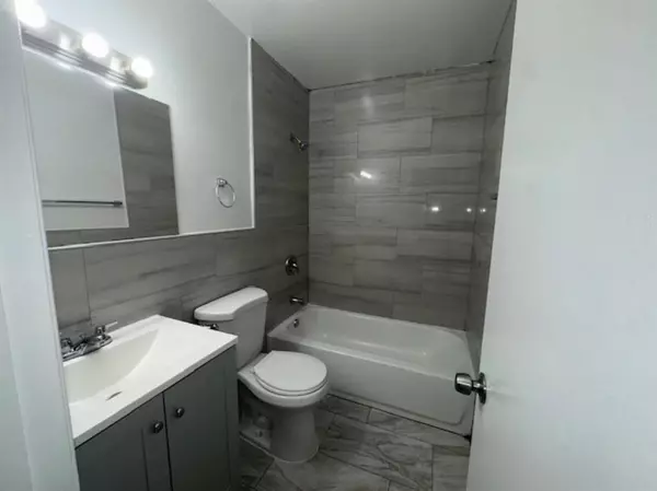 Hollywood, FL 33020,2220 Hayes St #7