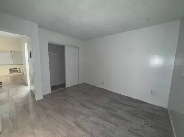 Hollywood, FL 33020,2220 Hayes St #7