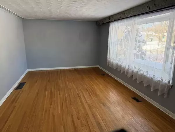 Richmond Hill, ON L4C 2V9,520 Lynett CRES