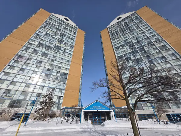 25 Trailwood DR #1606, Mississauga, ON L4Z 3K9