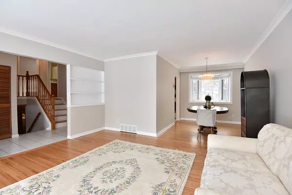 Burlington, ON L7N 3C9,552 Hull CT