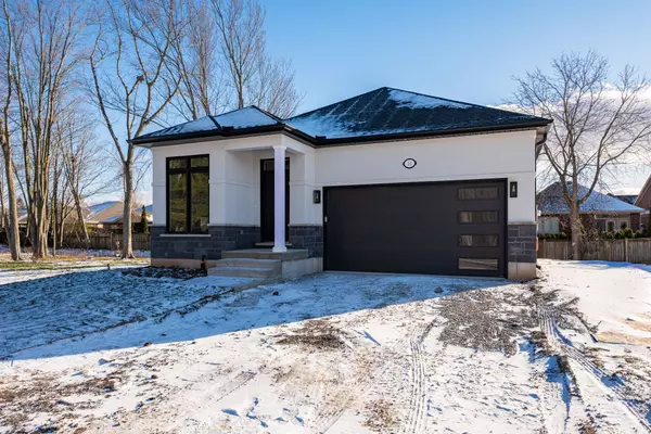 Pelham, ON L3C 3C3,11 Stickles ST