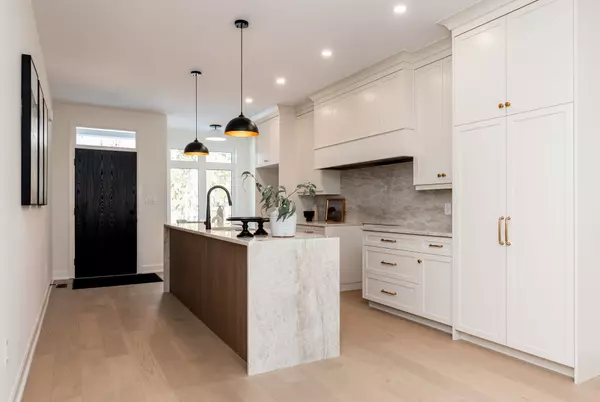 Pelham, ON L3C 3C3,11 Stickles ST