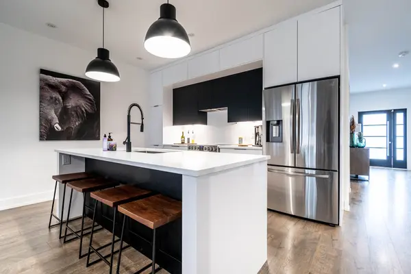 Pelham, ON L3C 3C3,8 Stickles ST