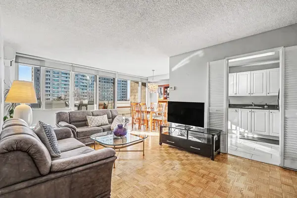 Britannia - Lincoln Heights And Area, ON K2B 5W8,2625 Regina ST #409