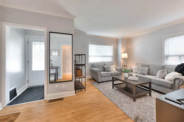 577 Stirling AVE S, Kitchener, ON N2M 3J5