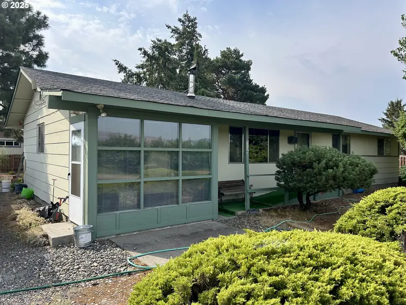 506 F ST, Dallesport, WA 98617