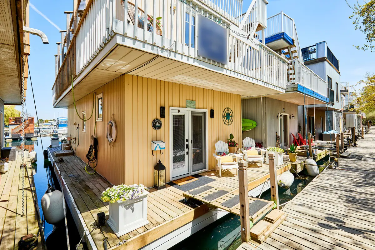 7 Brimley RD S #14, Toronto E08, ON M1M 3W3