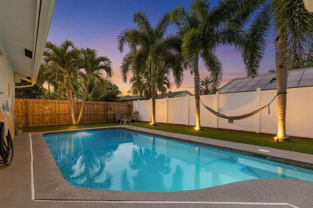 Boynton Beach, FL 33472,8101 Rose Marie Cir