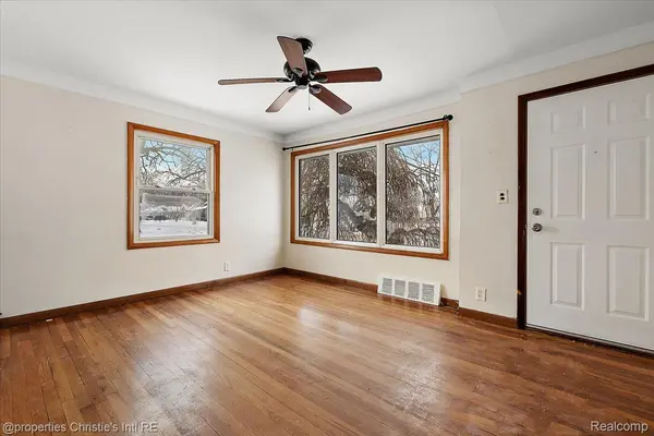 23704 Hazelwood AVE, Hazel Park, MI 48030