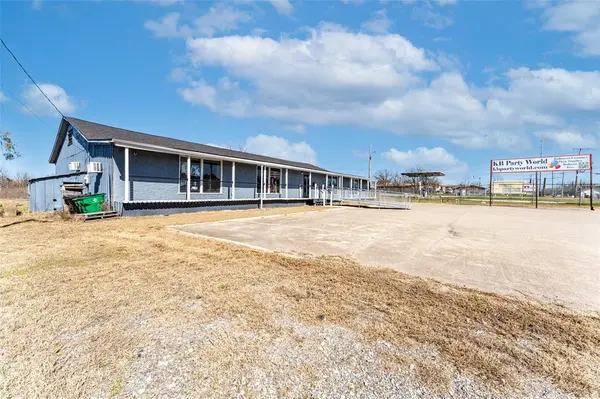 5108 Lee Street, Greenville, TX 75401