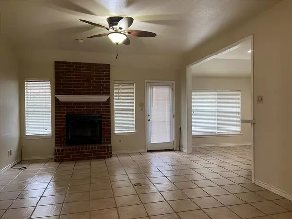 Leonard, TX 75452,1102 N Main Street