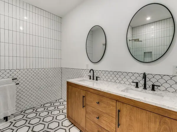 Dallas, TX 75208,632 Melba Street