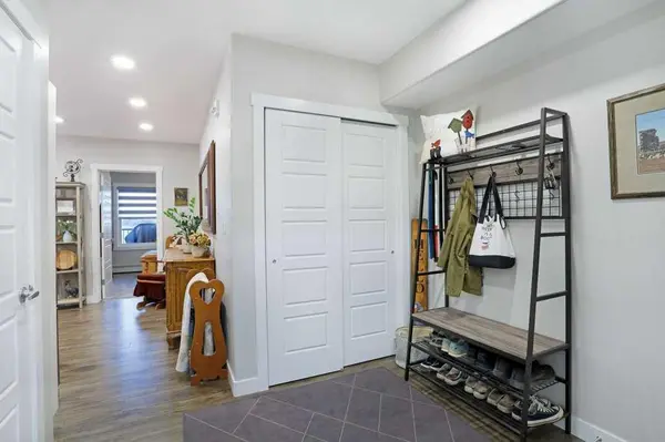 Brooks, AB T1R0Y7,499 Meadowlake CT E #208