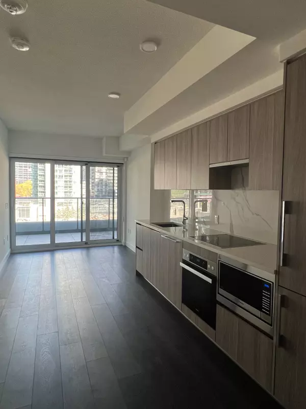 1 Concord Cityplace WAY #501, Toronto, ON M5V 0X3