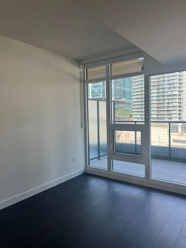 Toronto, ON M5V 0X3,1 Concord Cityplace WAY #501