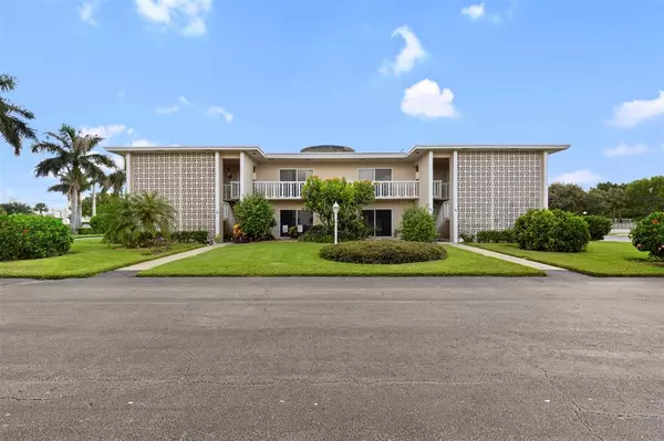 90 South Blvd #2C, Boynton Beach, FL 33435