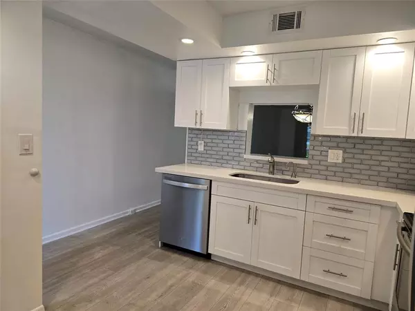 Coconut Creek, FL 33066,2103 Lucaya Bnd #C-1