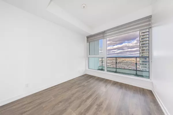 Vaughan, ON L4K 0J5,5 Buttermill AVE #5001