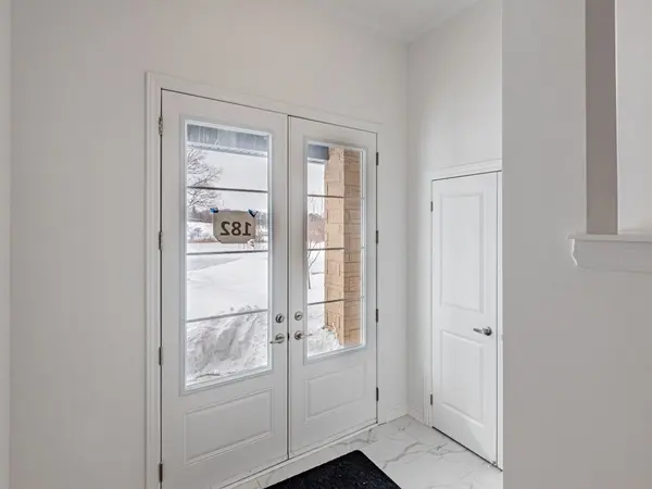 91 Calypso AVE, Springwater, ON L9X 2C6