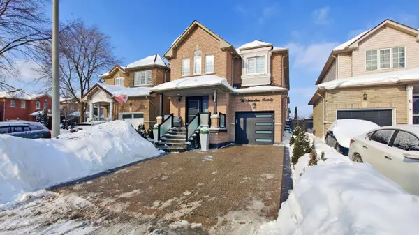4 Allangrove DR, Brampton, ON L7A 2M4