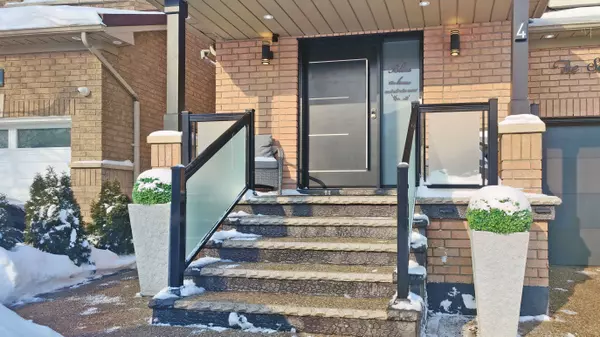 Brampton, ON L7A 2M4,4 Allangrove DR