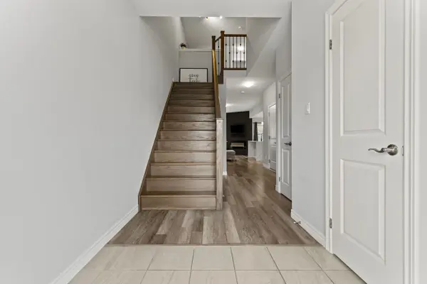 West Lincoln, ON L0R 2A0,11 Dennis DR