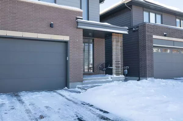 Barrhaven, ON K2J 6S2,14 Stanhope CT