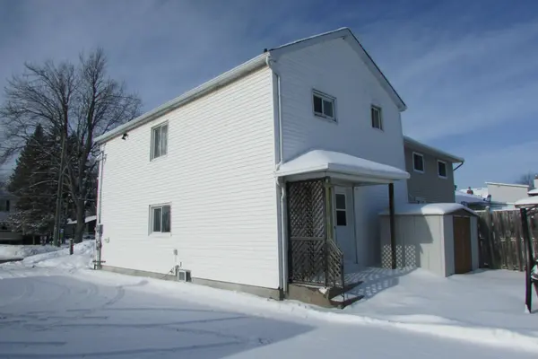 1117 Cumberland ST, Cornwall, ON K6J 4K3