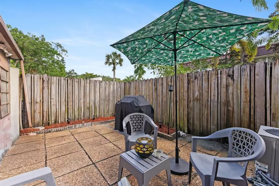 3320 Simms St #11C, Hollywood, FL 33021