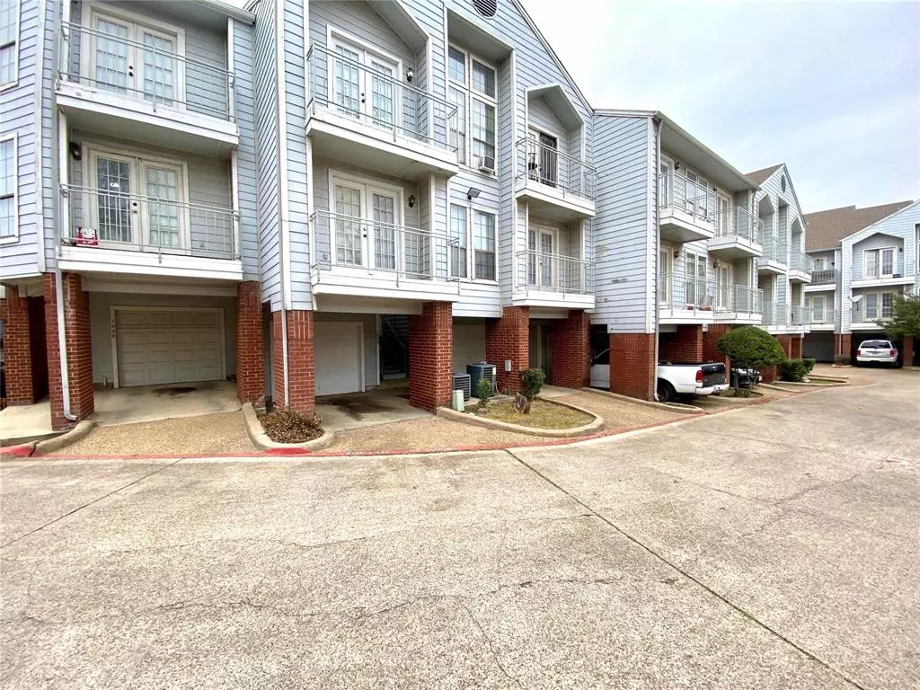 Dallas, TX 75243,9823 Summerwood Circle #1004