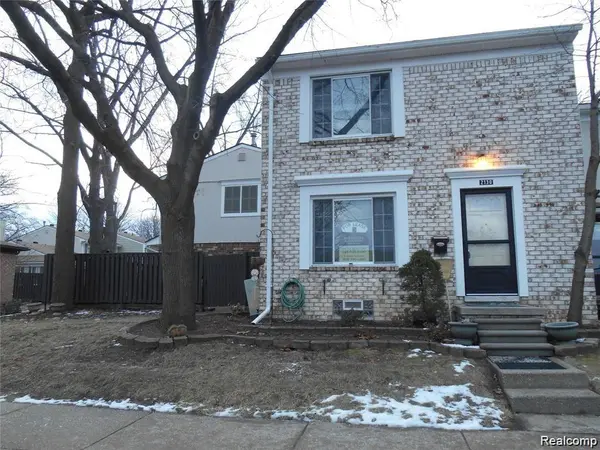 2130 Wickham ST, Royal Oak, MI 48073