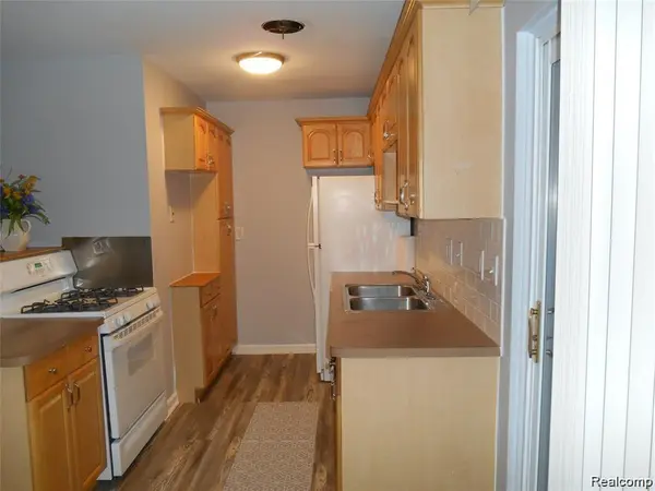 2130 Wickham ST, Royal Oak, MI 48073