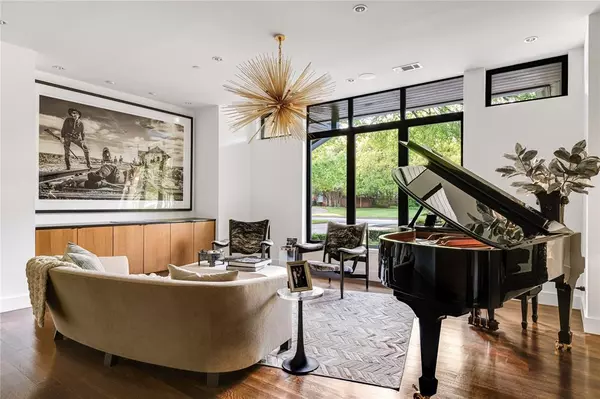 Dallas, TX 75229,11460 Strait Lane