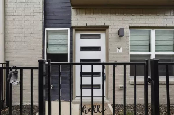 Dallas, TX 75206,4914 Live Oak Street #7