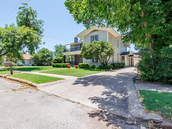 Coleman, TX 76834,201 N Blanco