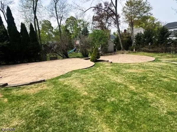 17 Hilltop Cir, Hanover Twp., NJ 07981