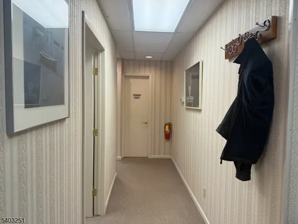 191 Hamburg Tpke, Pompton Lakes Boro, NJ 07442