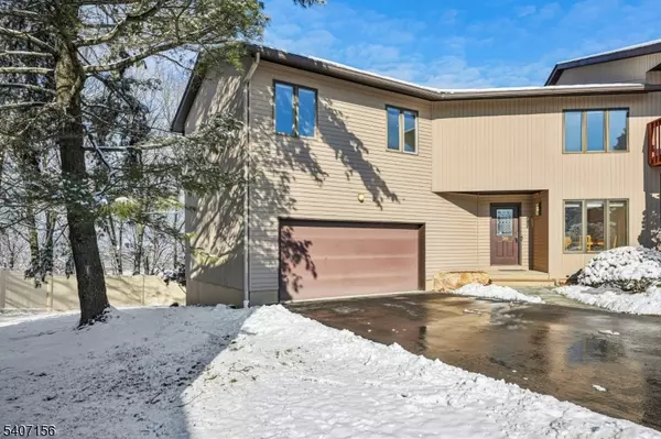 39 Cedarwood Ter., Woodland Park, NJ 07424