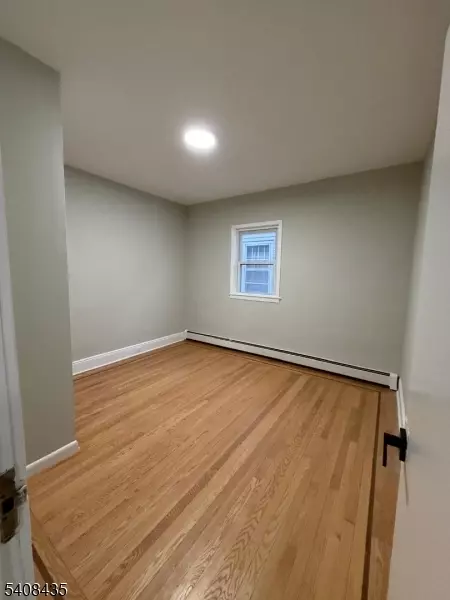 Clifton City, NJ 07011,89 Clifton Ave #2