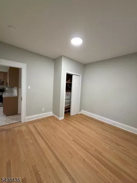 Clifton City, NJ 07011,89 Clifton Ave #2