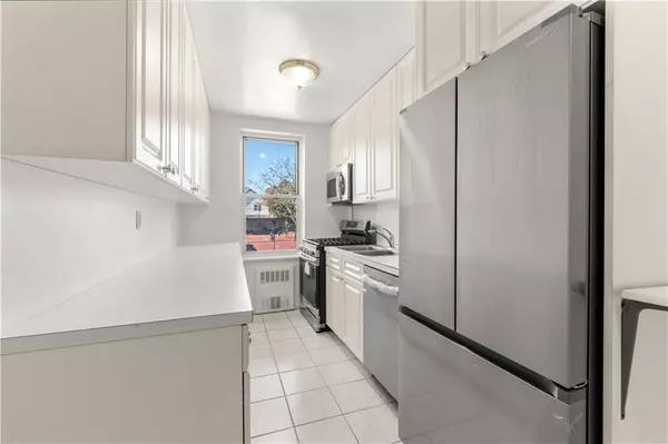 Brooklyn, NY 11210,2525 Nostrand AVE #2R