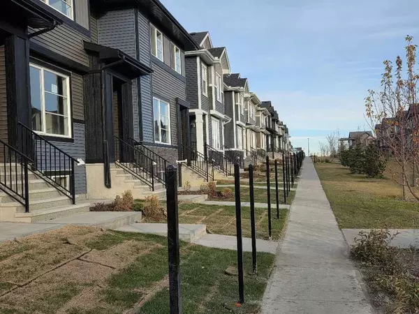 Airdrie, AB T4A 3P3,63 Lambeau LN SE