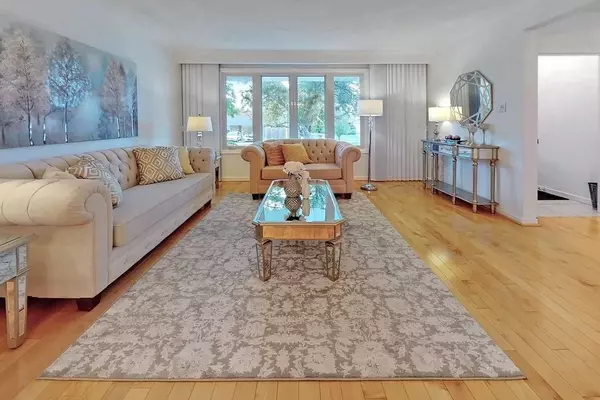 Toronto C15, ON M2H 1Y2,117 Clansman BLVD