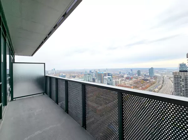 Toronto, ON M5E 0G1,55 Cooper ST #5006