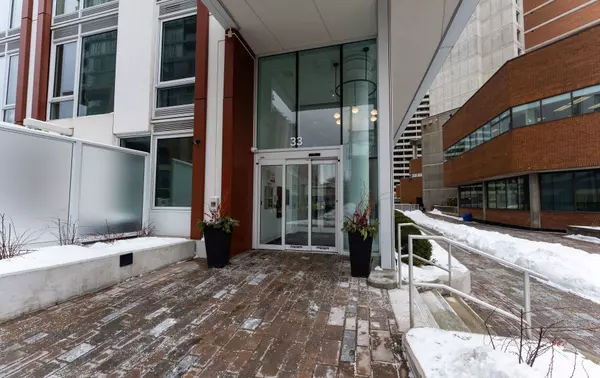 Toronto C03, ON M4R 0A4,33 Helendale AVE #712