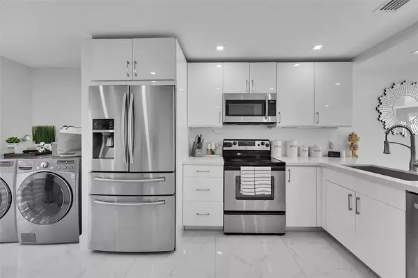 Coral Springs, FL 33065,9962 Royal Palm Blvd #9962