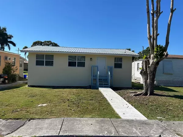 371 Banyan Ave (MAIN HOUSE), Pahokee, FL 33476